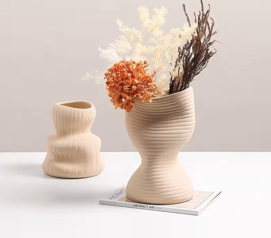 Vertical Curved Vase